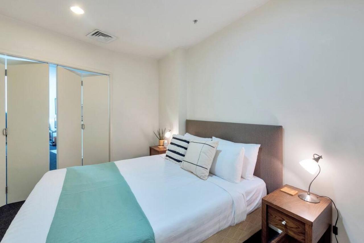 Urban Deco Apartment On Queen Street Auckland Exterior foto