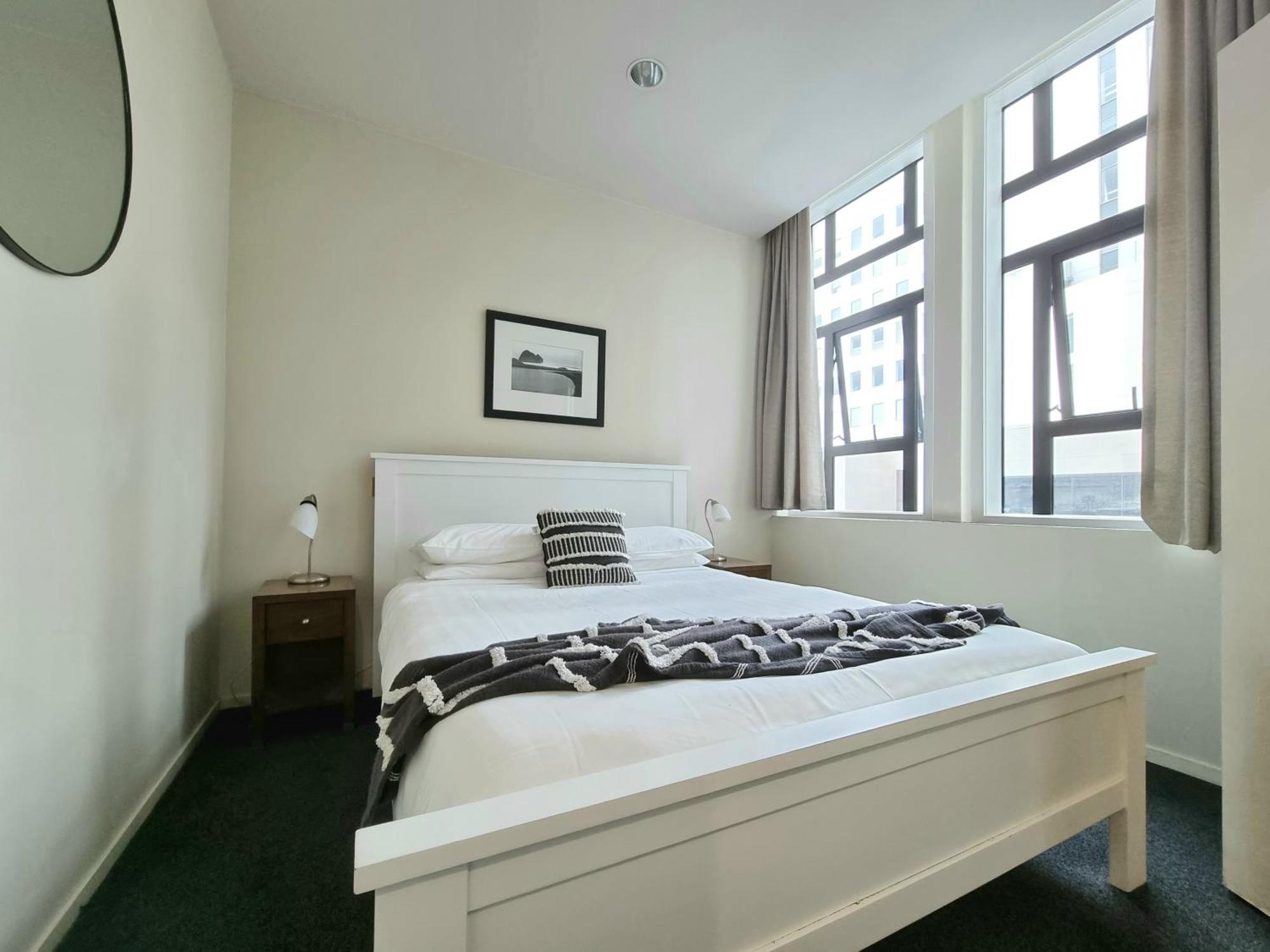 Urban Deco Apartment On Queen Street Auckland Habitación foto