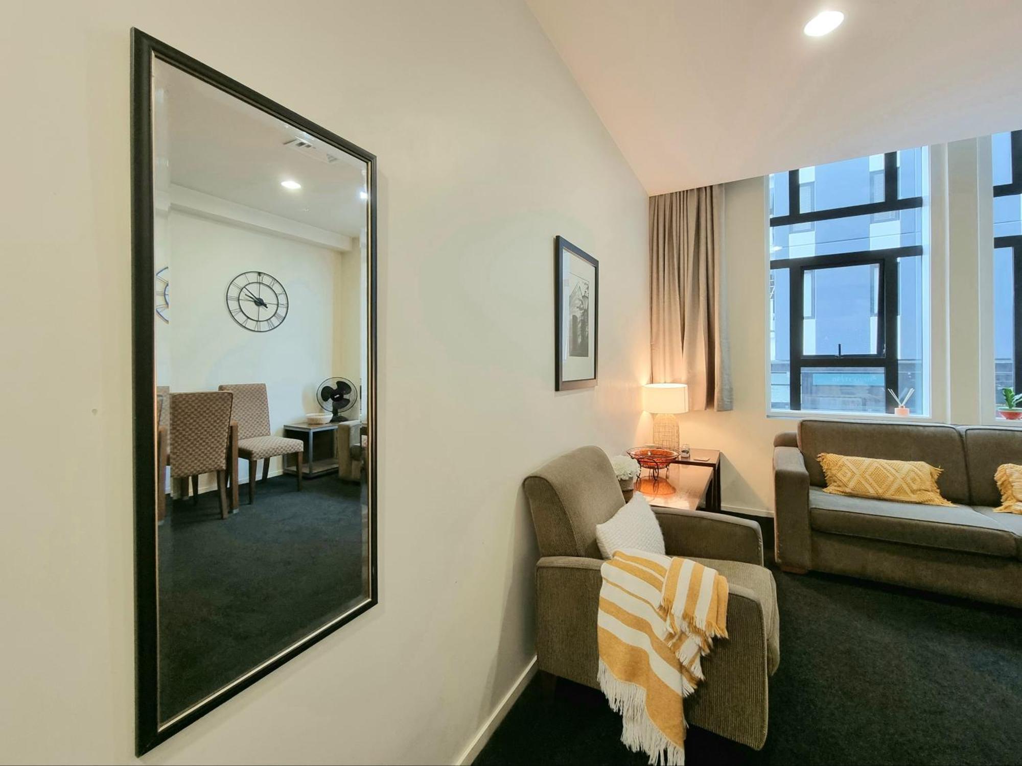 Urban Deco Apartment On Queen Street Auckland Habitación foto