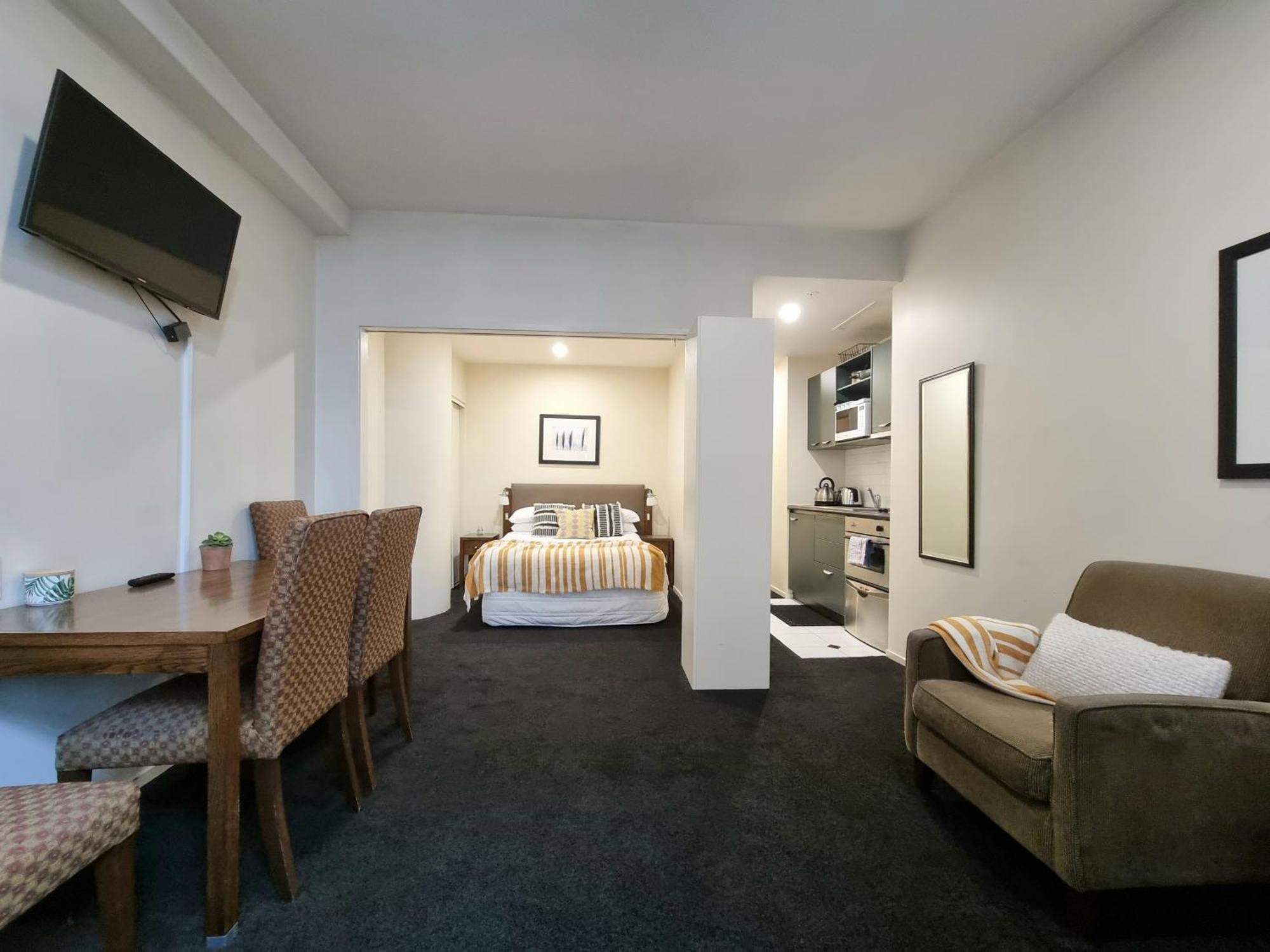 Urban Deco Apartment On Queen Street Auckland Habitación foto